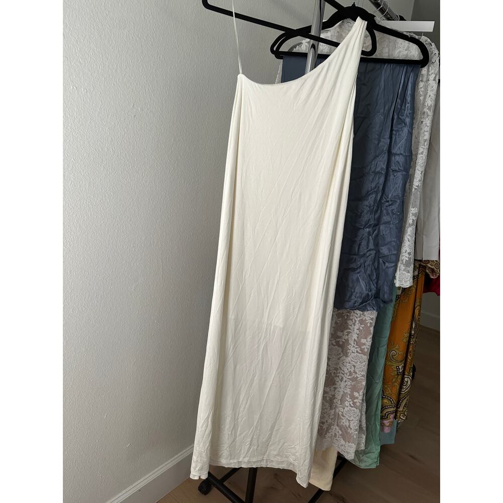krisa Layered One Shoulder Dress in Cream - Picture 7 of 7